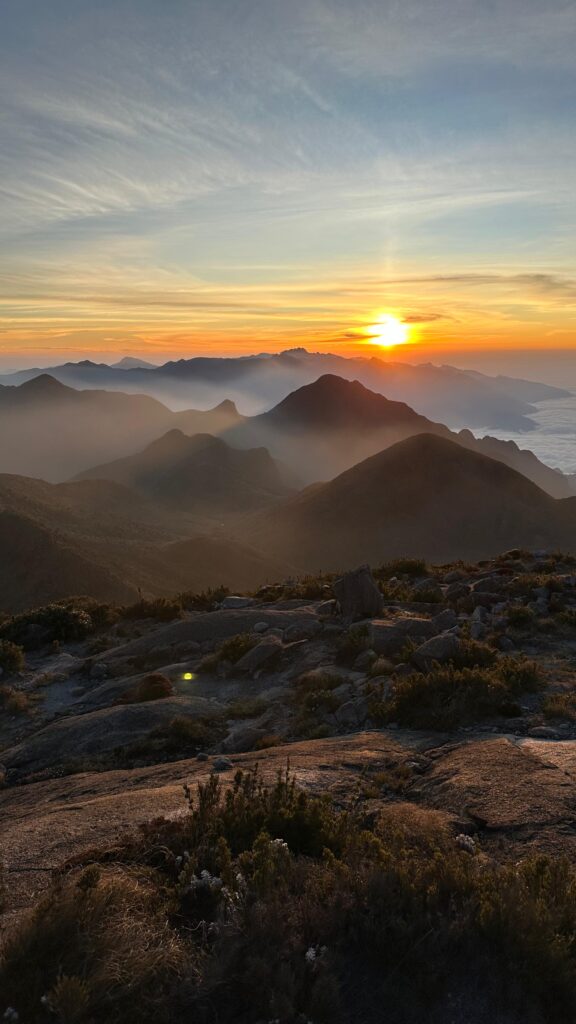 Trilha para Pedra da Mina, por Vuitir Turismo e Aventura